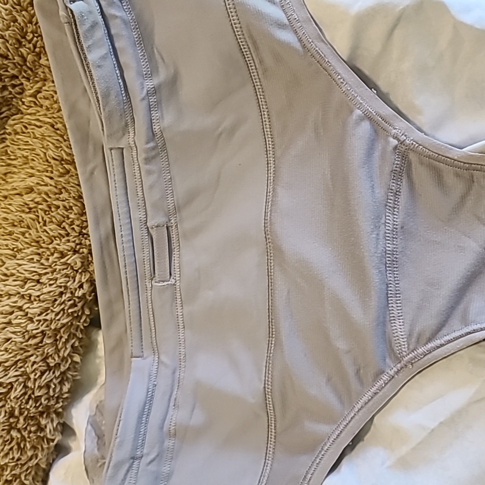 Lululemon High Rise Speed Up - Picture 4 of 4